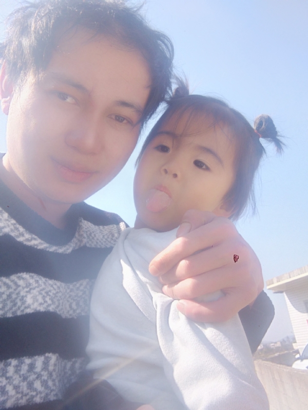 林子立的第一张照片--云南闪婚服务中心