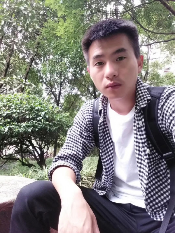 小杨的第一张照片--云南闪婚服务中心