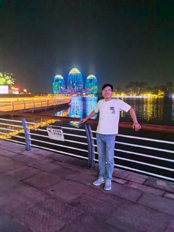 千年老妖的第一张照片--云南闪婚服务中心