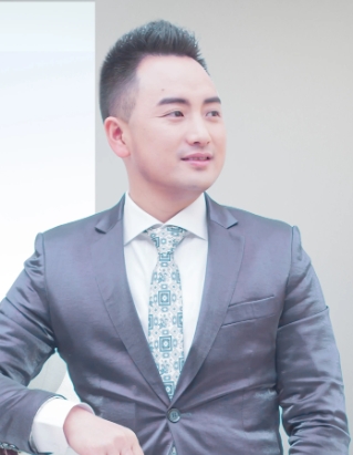 云南肖启龙的第一张照片--云南闪婚服务中心