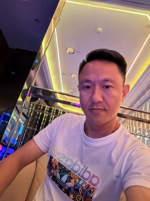 辞岸的第二张照片--云南闪婚服务中心