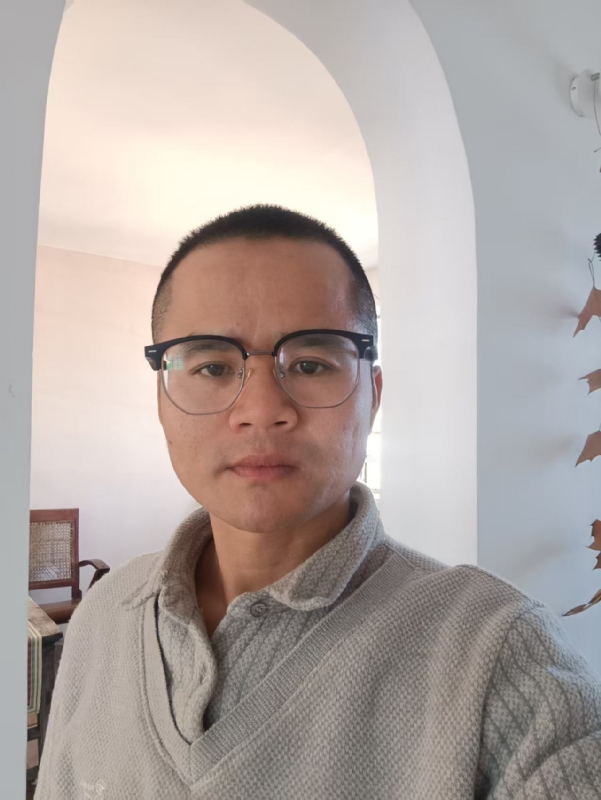 戴戴的第二张照片--云南闪婚服务中心